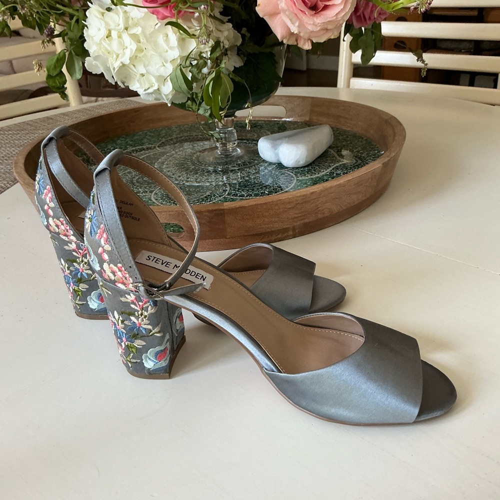Steve Madden Blue Artistic Heels